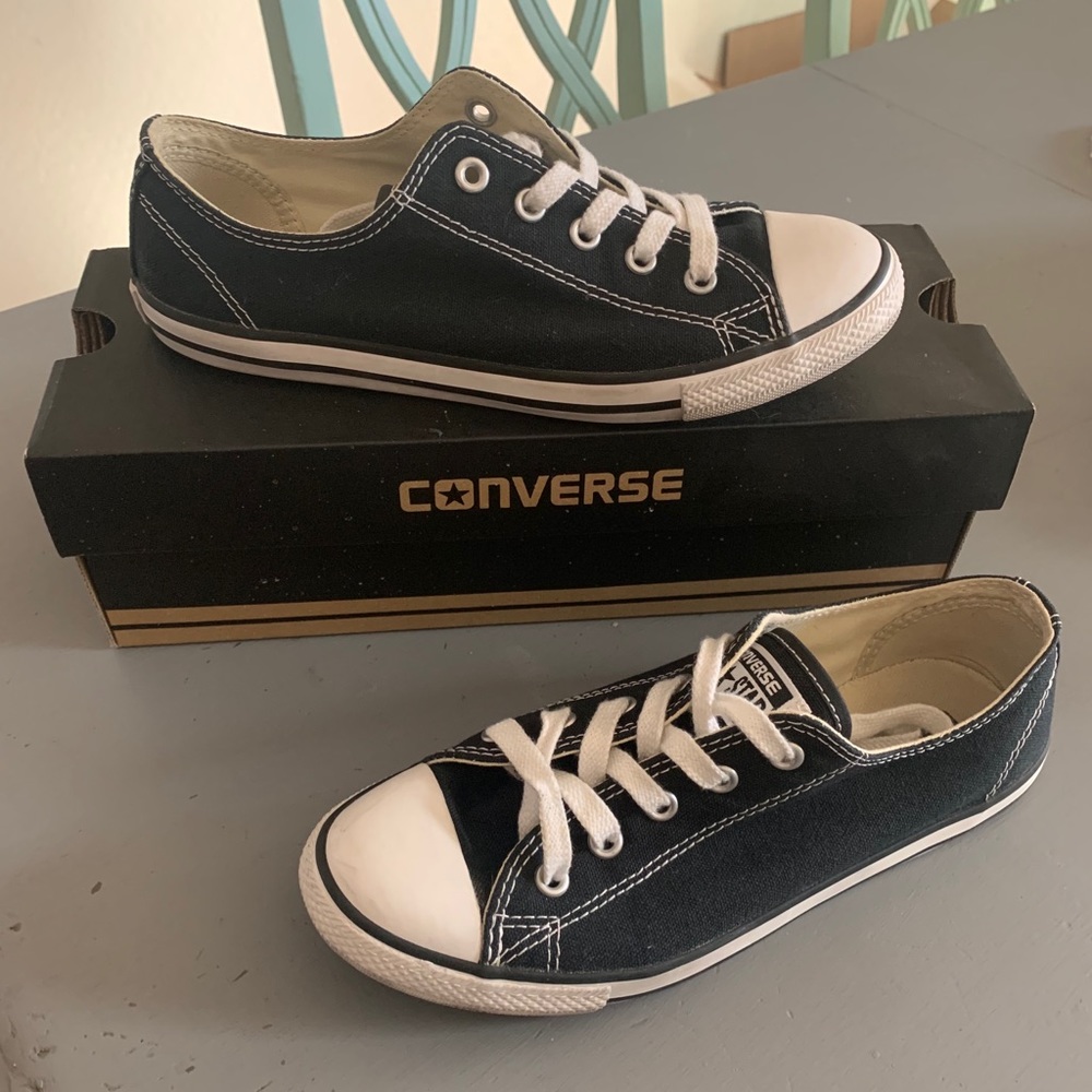 Converse women’s thin sole shoes